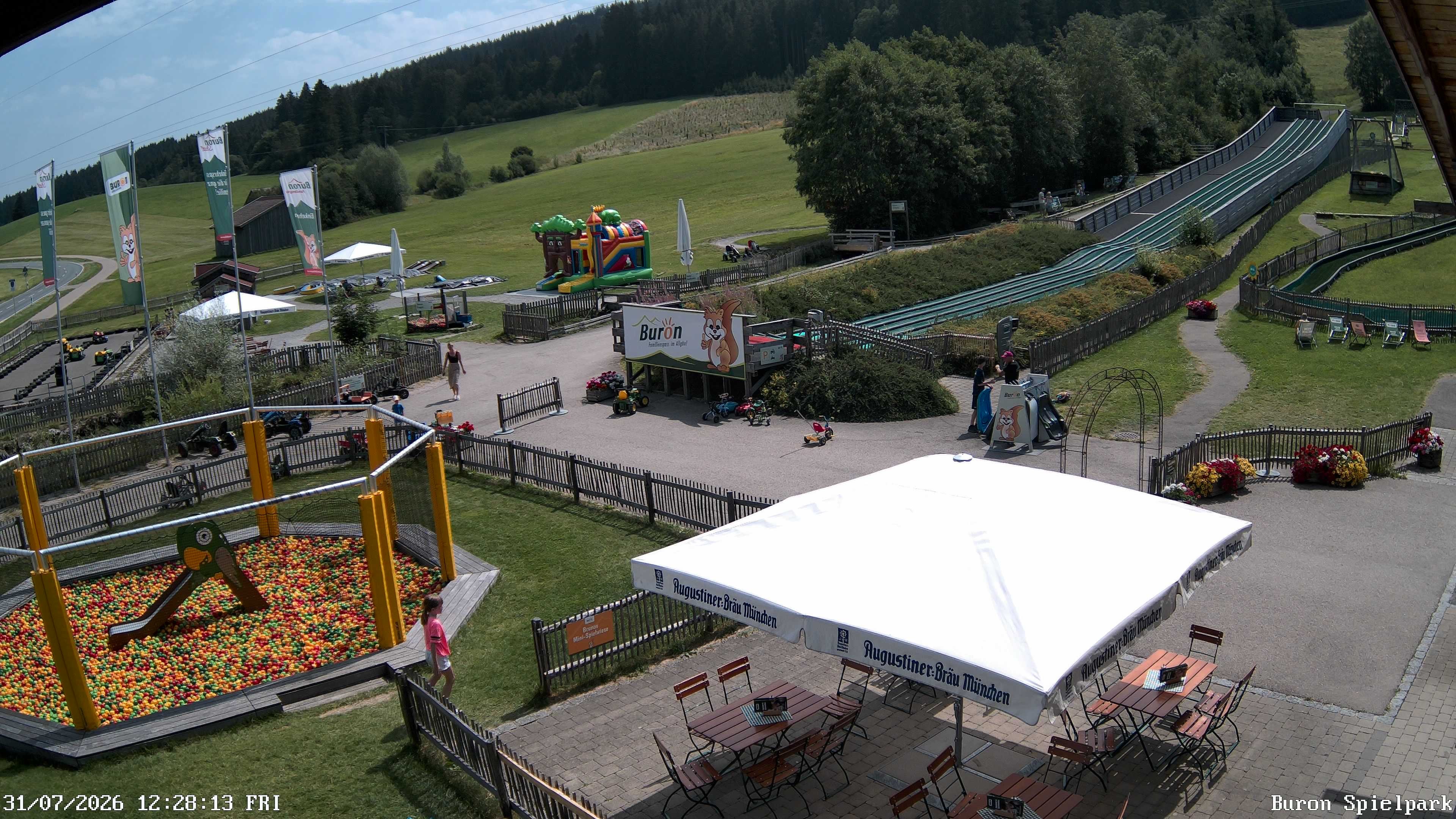 Archived image Webcam with the view of the Alpine restaurant Buron Stadl