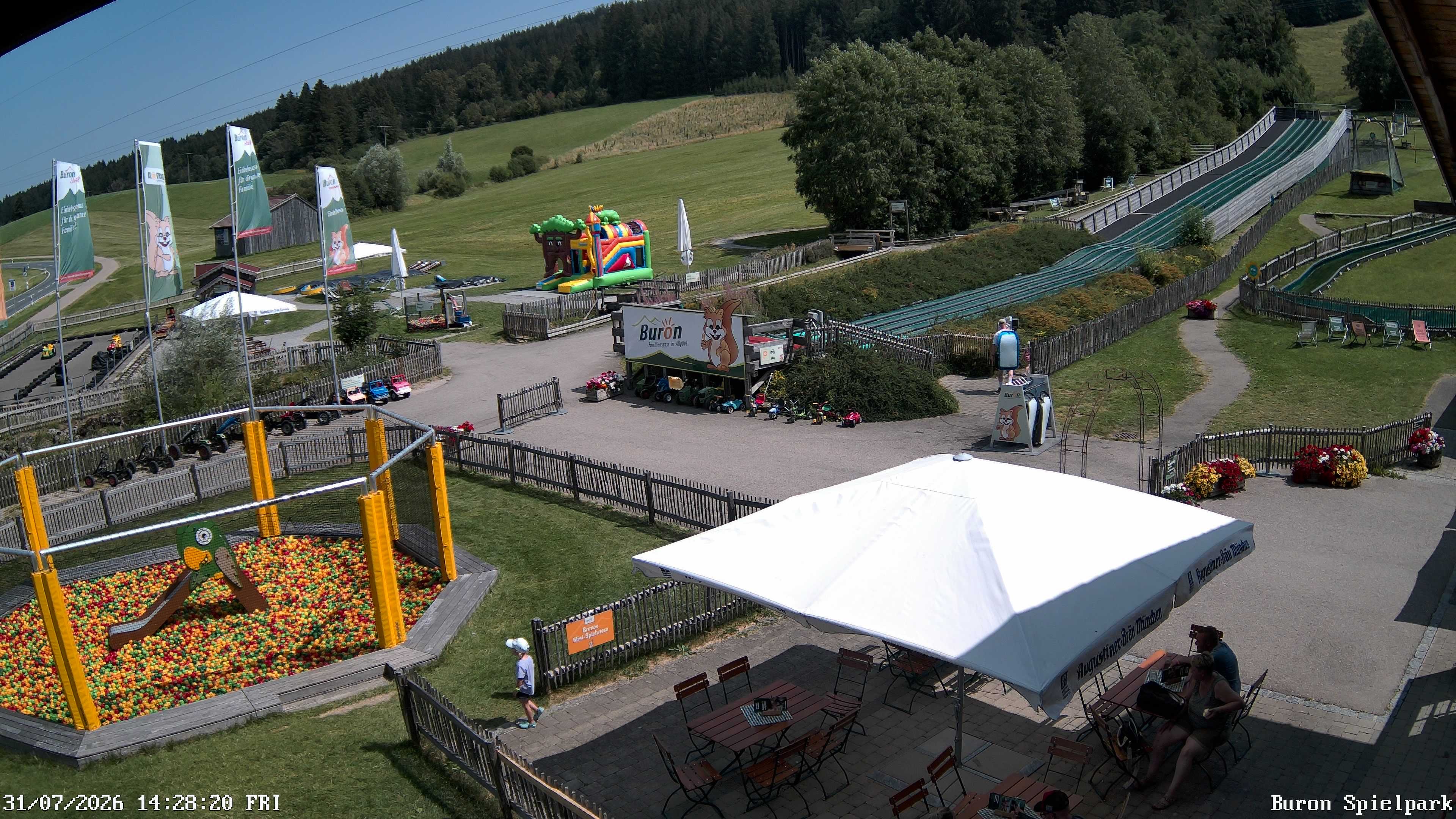 Archived image Webcam with the view of the Alpine restaurant Buron Stadl