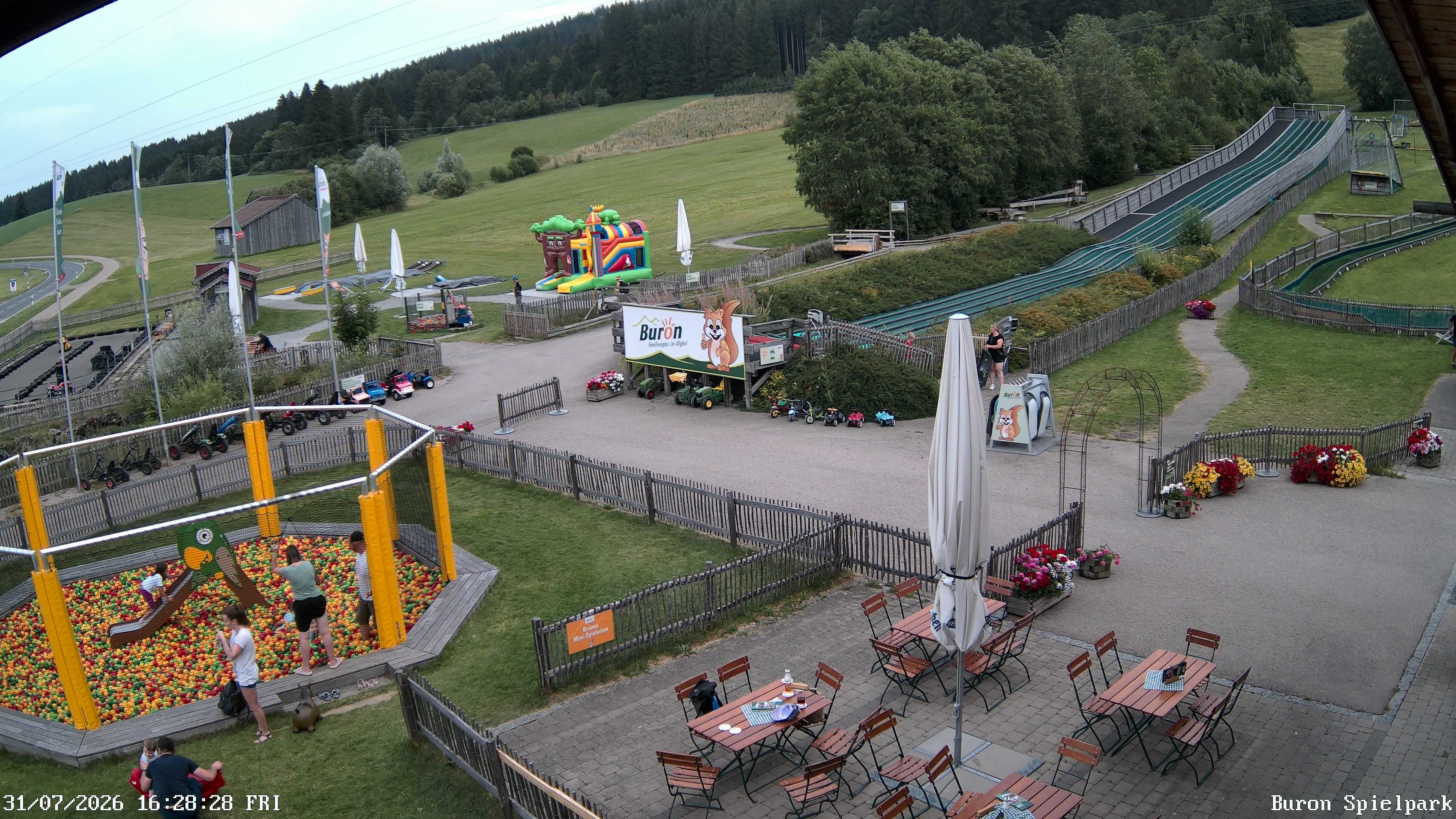 Archived image Webcam with the view of the Alpine restaurant Buron Stadl