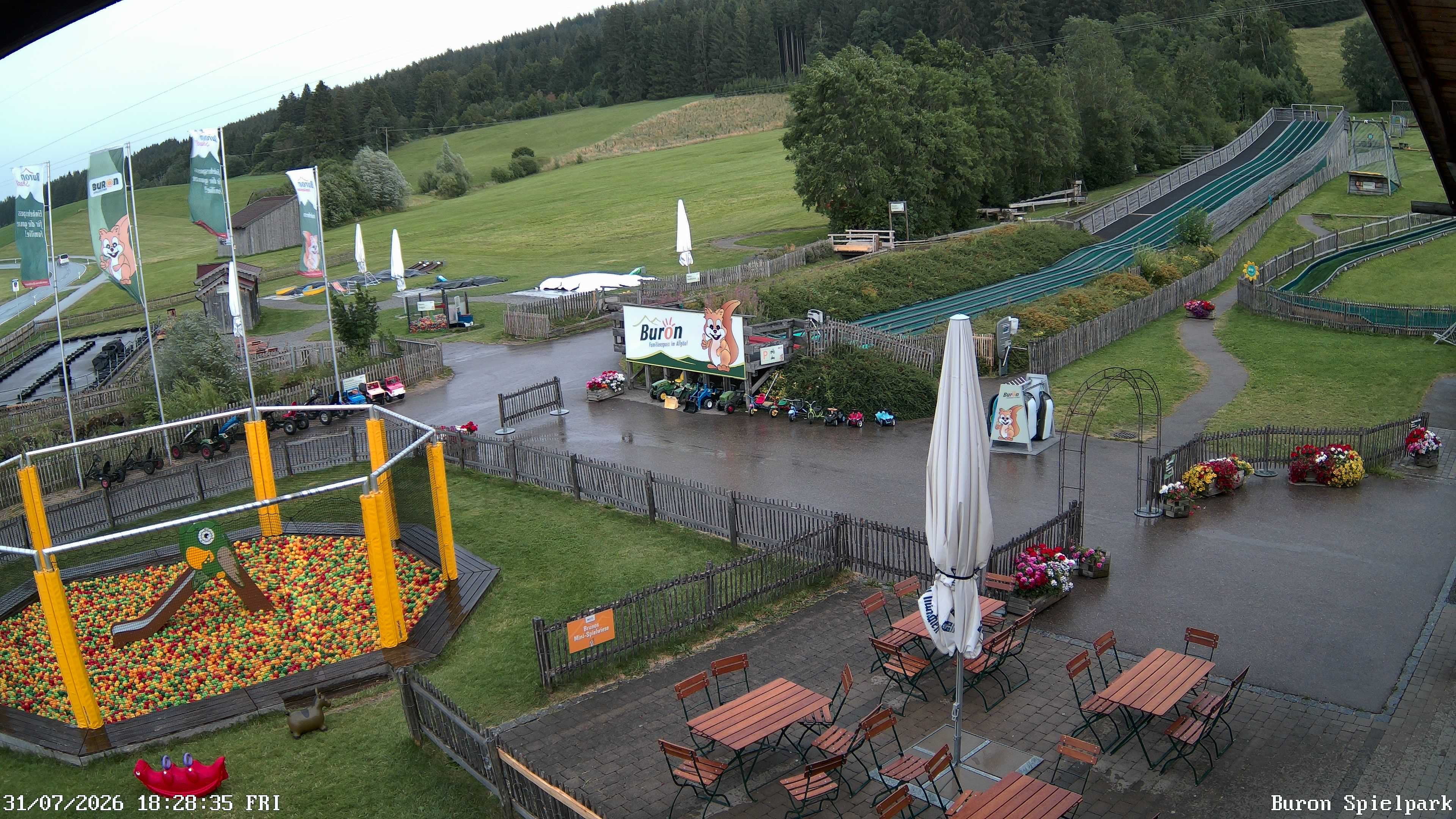 Archived image Webcam with the view of the Alpine restaurant Buron Stadl