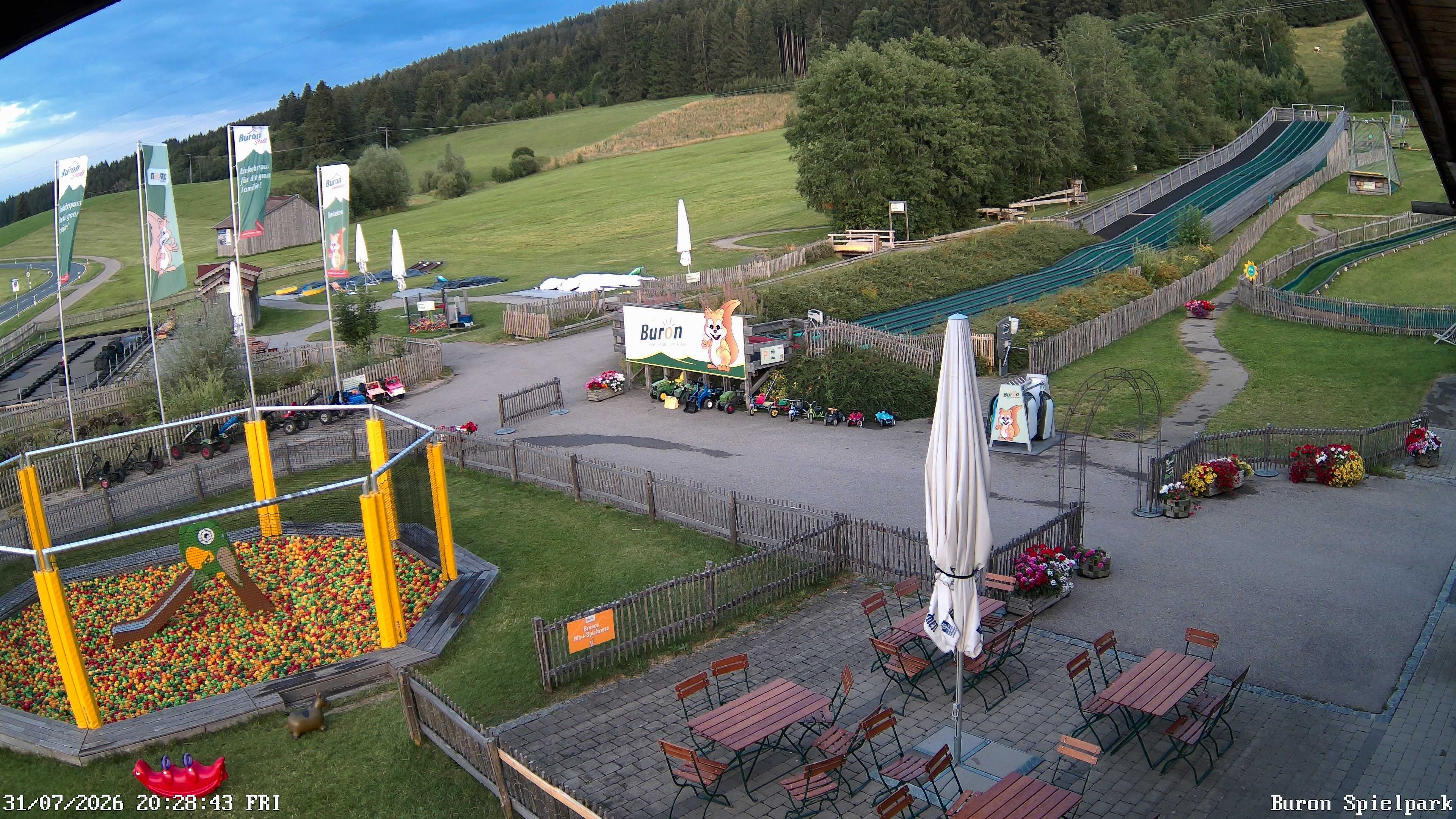 Archived image Webcam with the view of the Alpine restaurant Buron Stadl