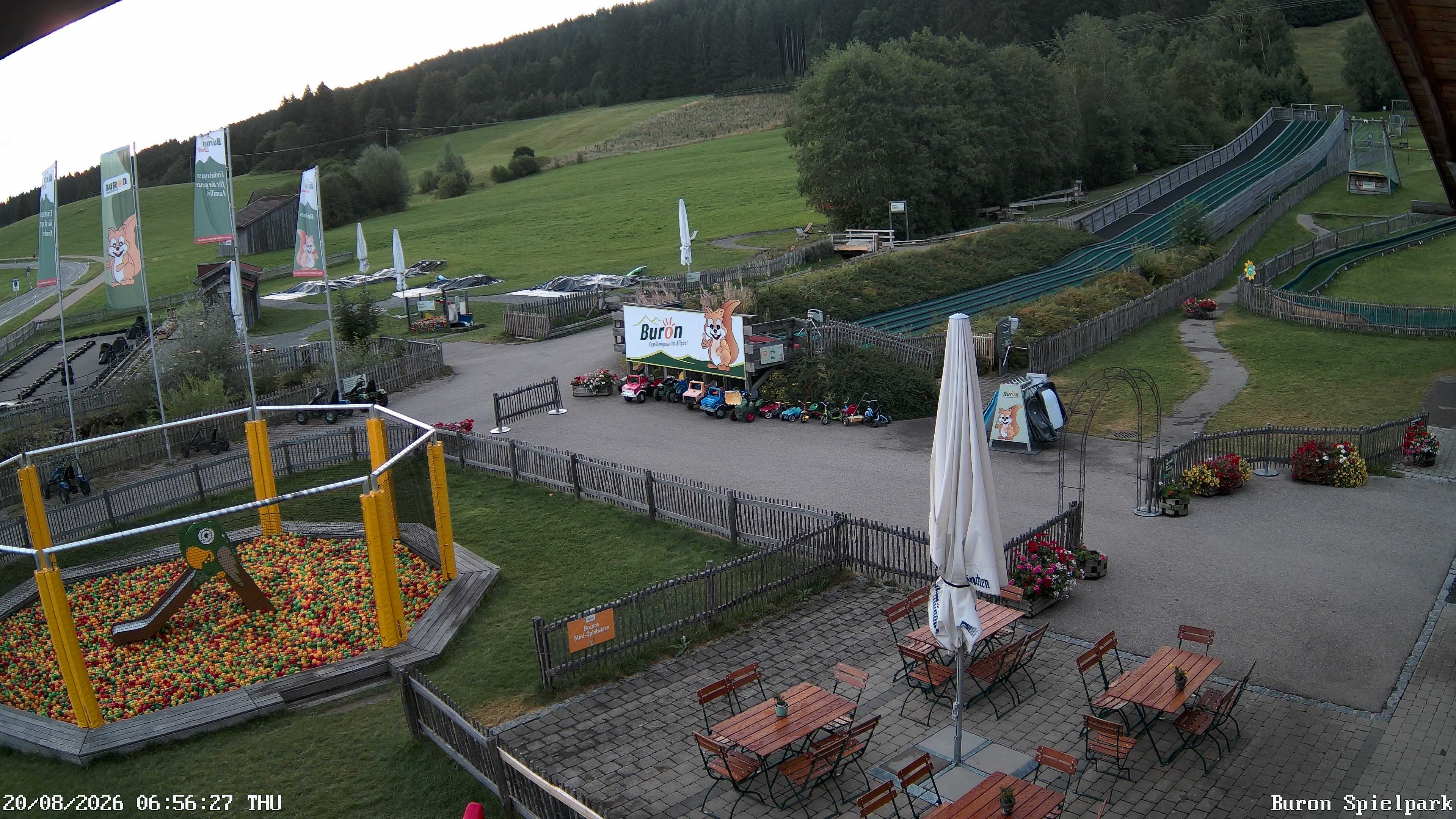 Archived image Webcam with the view of the Alpine restaurant Buron Stadl