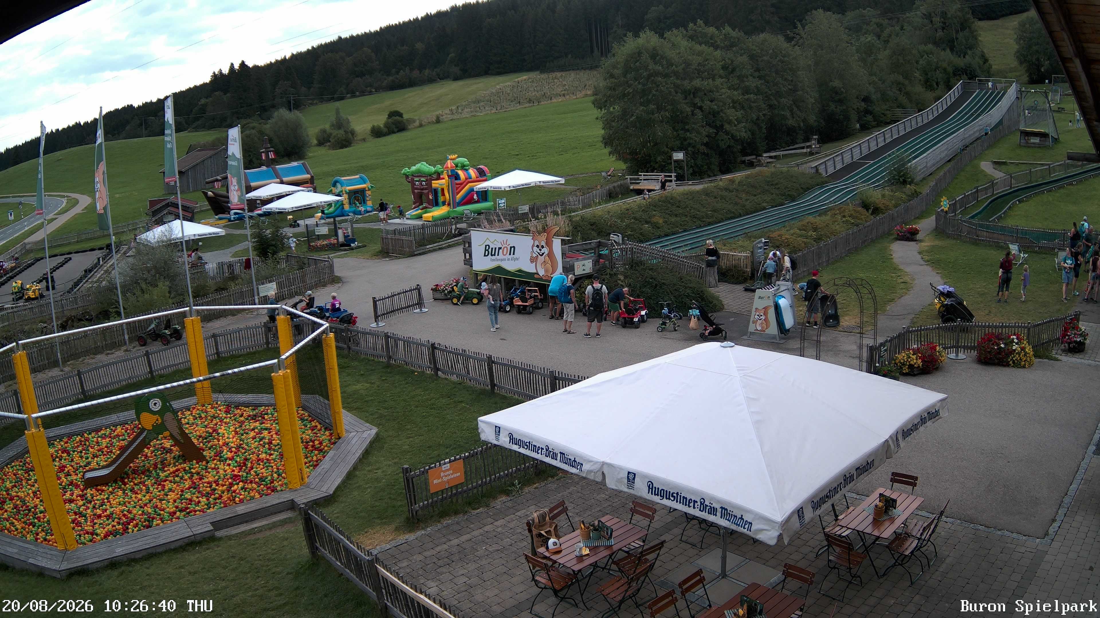 Archived image Webcam with the view of the Alpine restaurant Buron Stadl