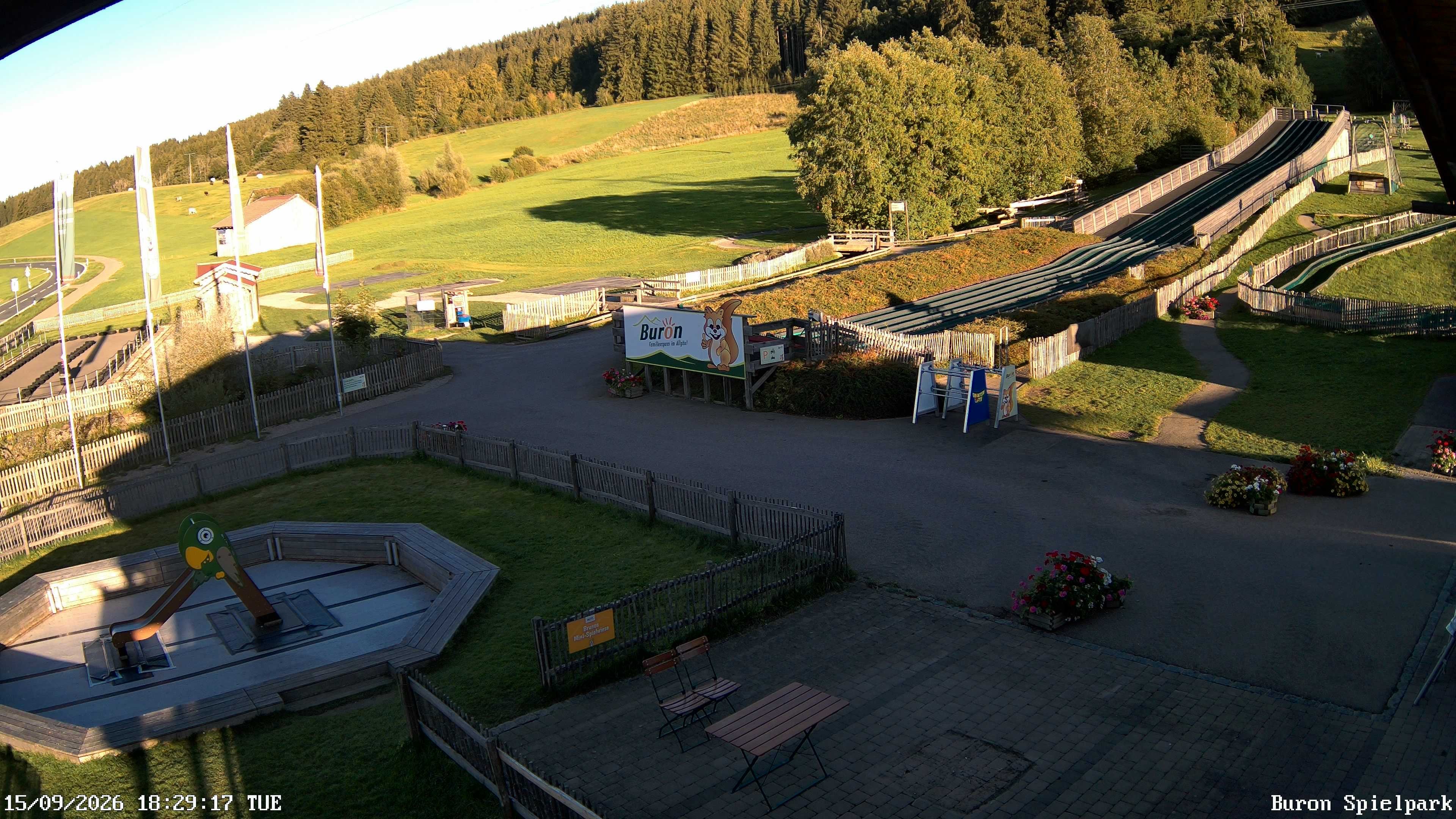 Archived image Webcam with the view of the Alpine restaurant Buron Stadl
