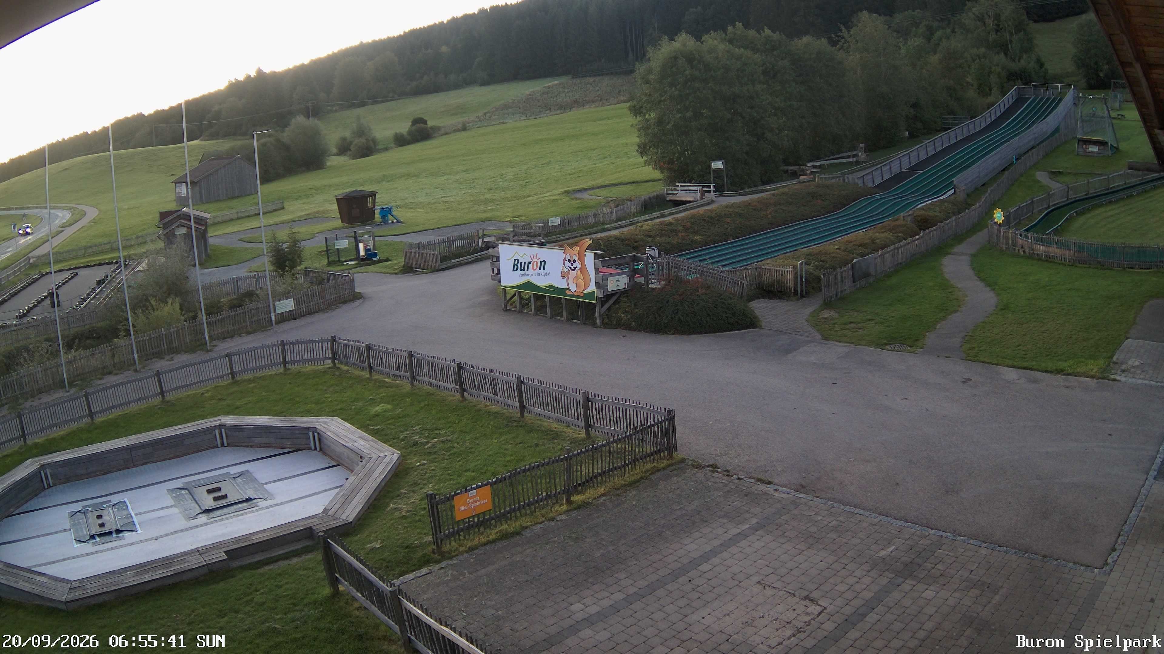 Archived image Webcam with the view of the Alpine restaurant Buron Stadl