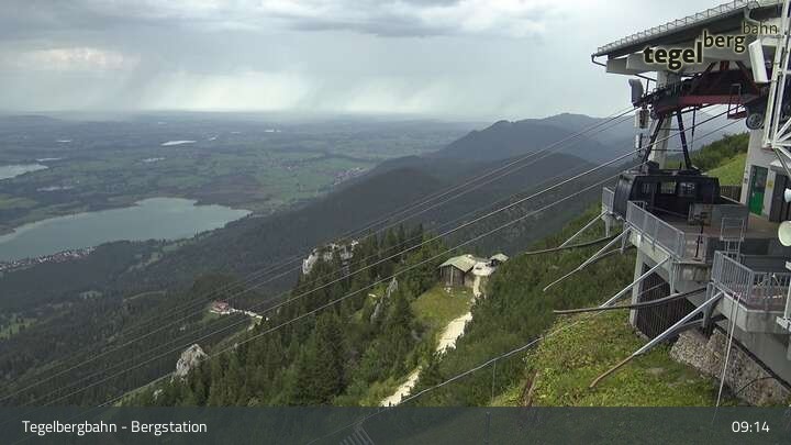 Archived image Webcam Distant view of the mountain station Tegelberg