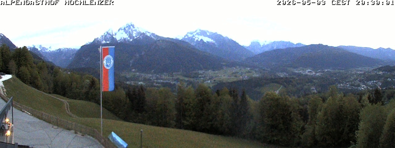 Archived image Webcam Schönau am Königssee - View Mountain Hut Hochlenzer