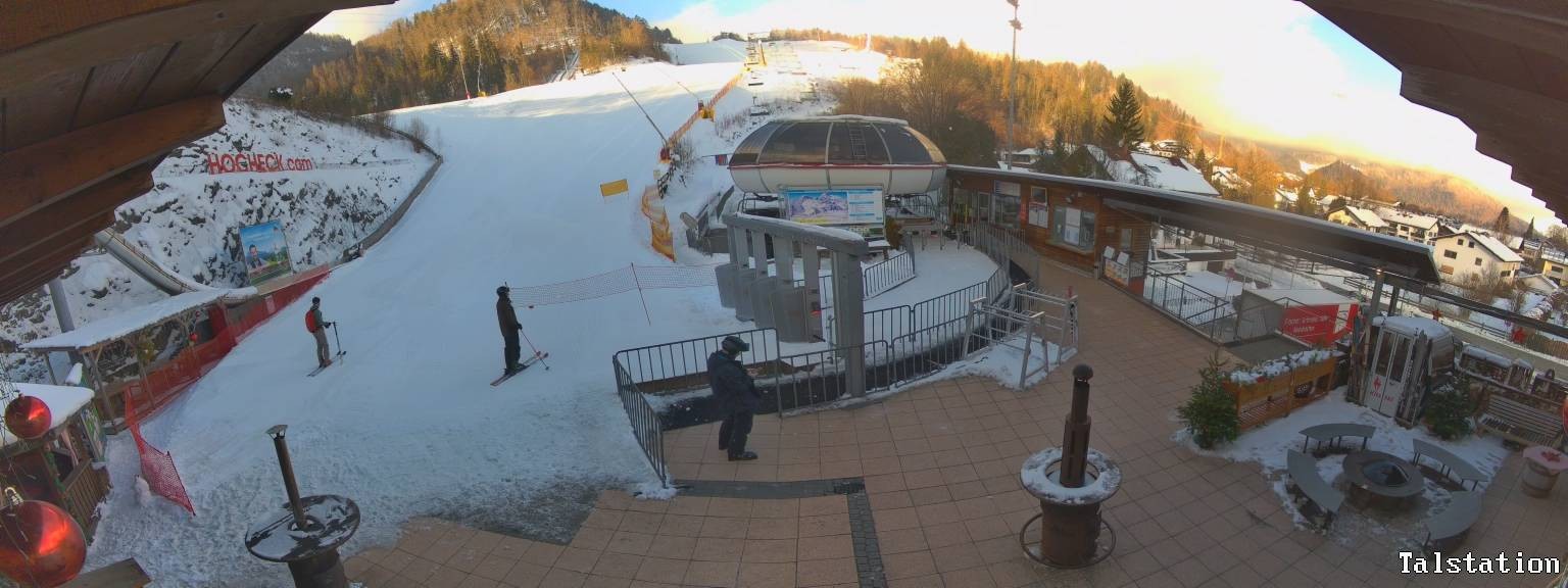 Archived image Webcam Oberaudorf Hocheck ski resort: base station