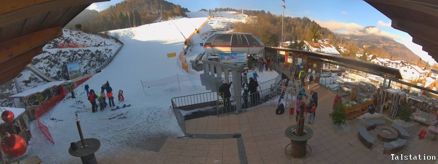 Archived image Webcam Oberaudorf Hocheck ski resort: base station