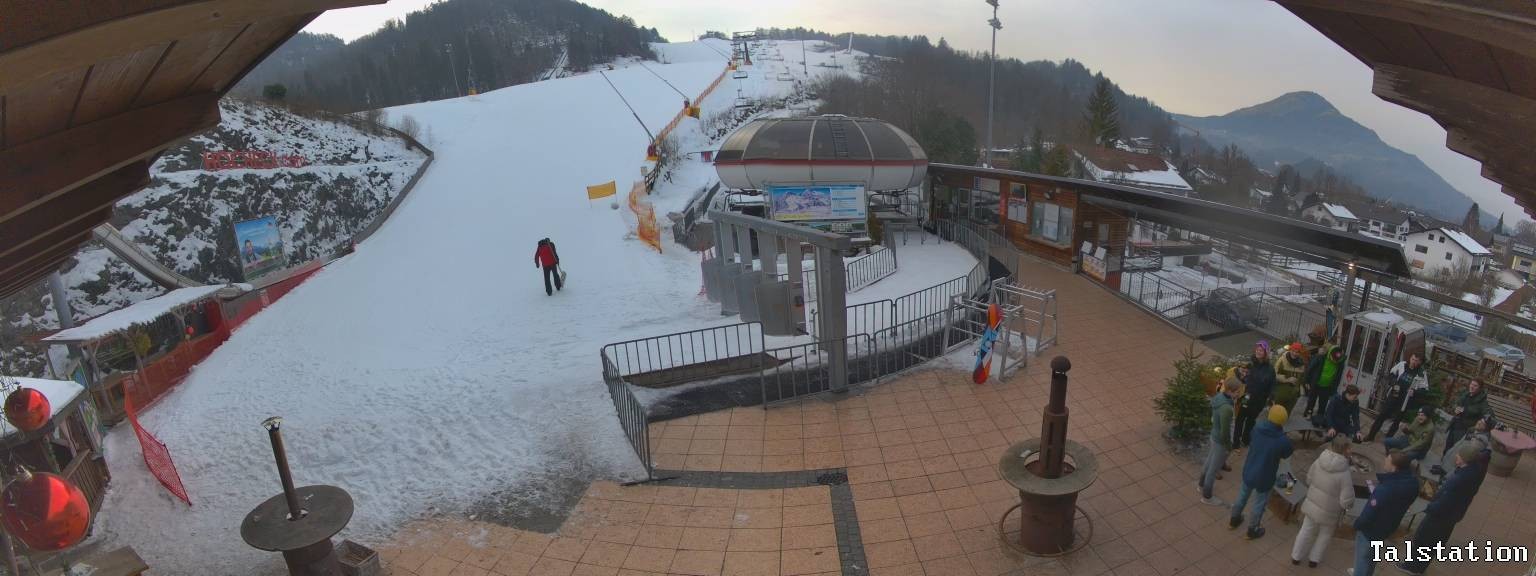 Archived image Webcam Oberaudorf Hocheck ski resort: base station