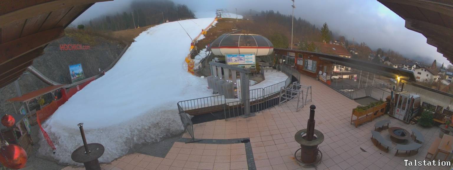 Archived image Webcam Oberaudorf Hocheck ski resort: base station
