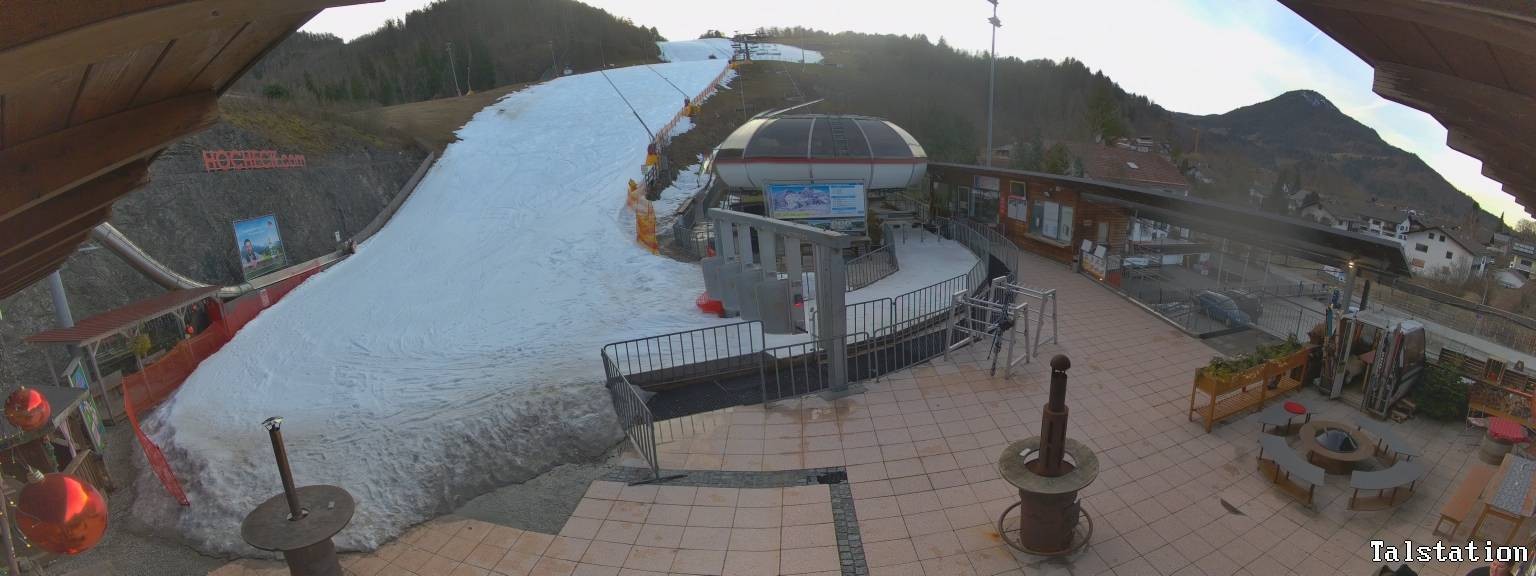 Archived image Webcam Oberaudorf Hocheck ski resort: base station