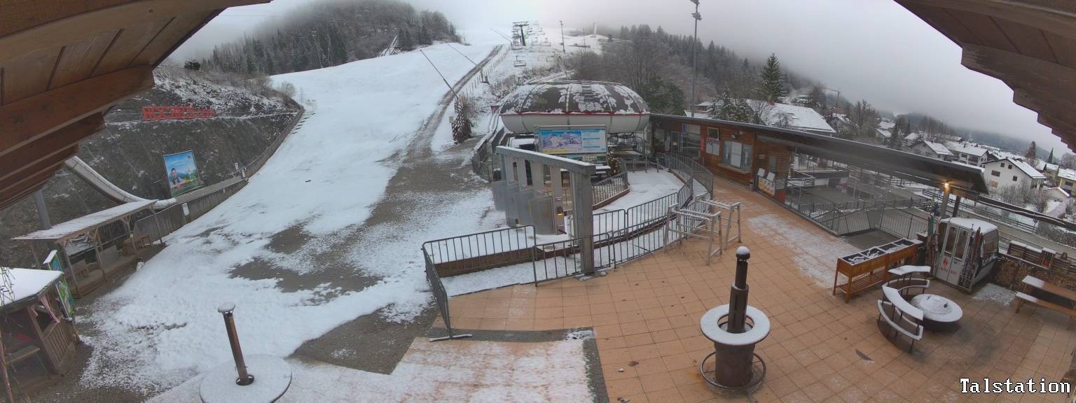 Archived image Webcam Oberaudorf Hocheck ski resort: base station