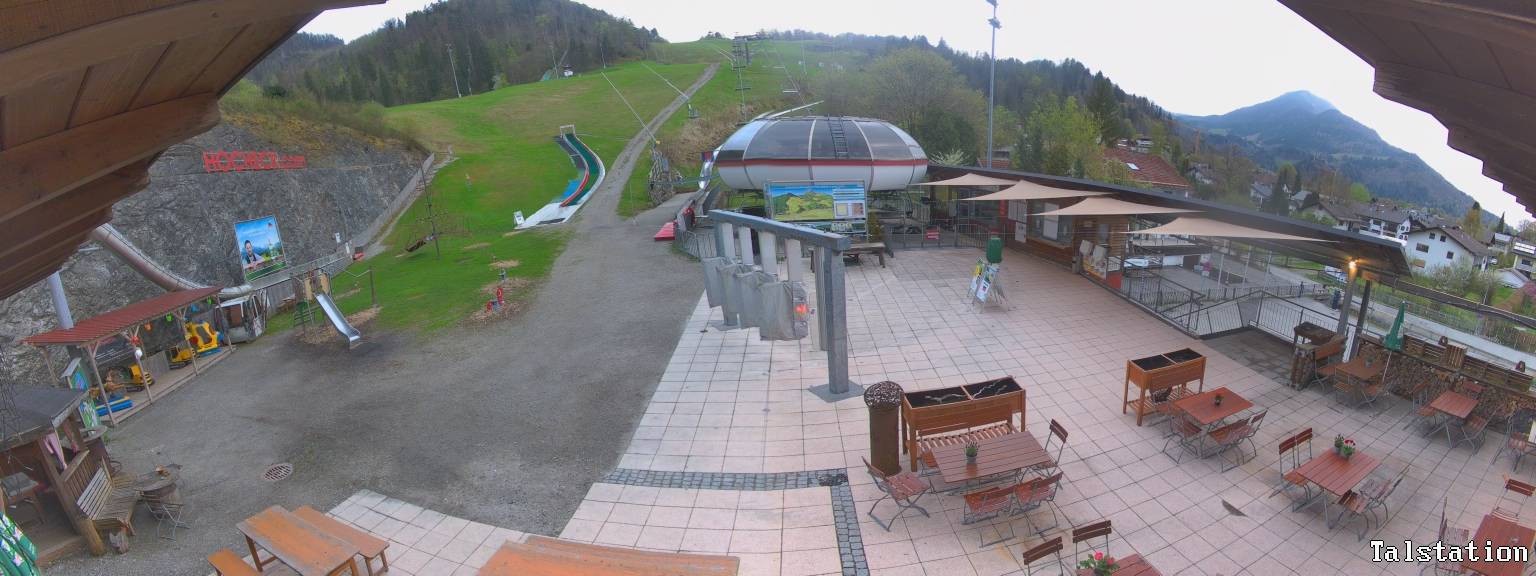 Archived image Webcam Oberaudorf Hocheck ski resort: base station