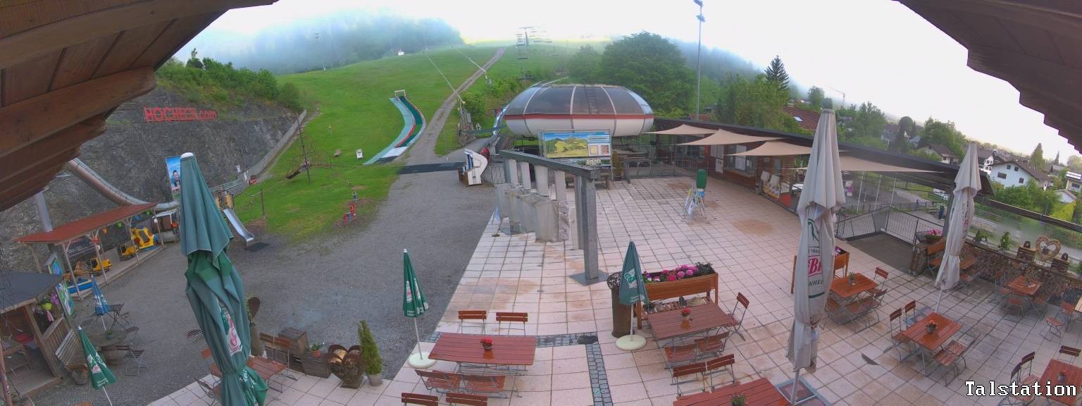 Archived image Webcam Oberaudorf Hocheck ski resort: base station