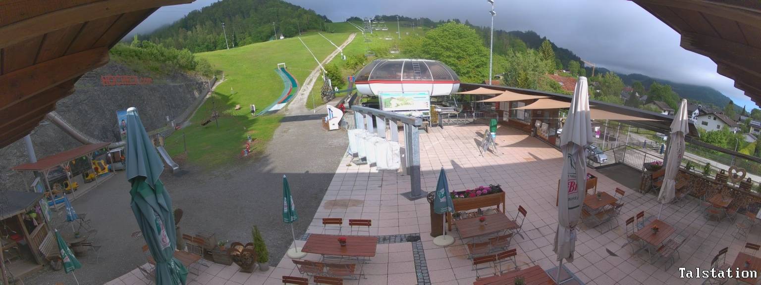 Archived image Webcam Oberaudorf Hocheck ski resort: base station