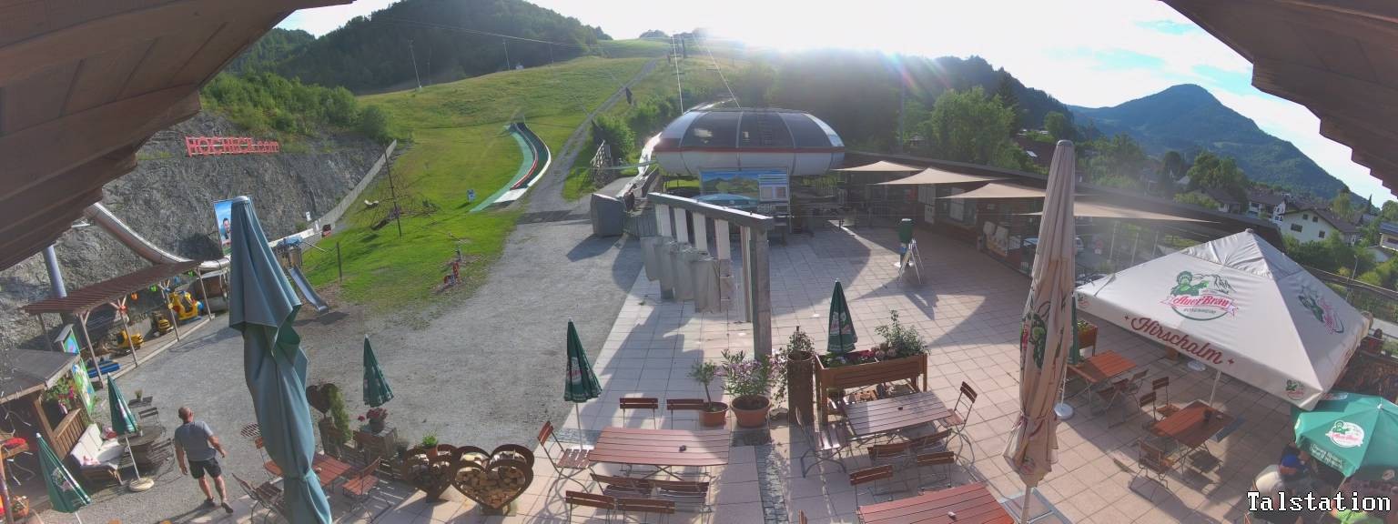 Archived image Webcam Oberaudorf Hocheck ski resort: base station