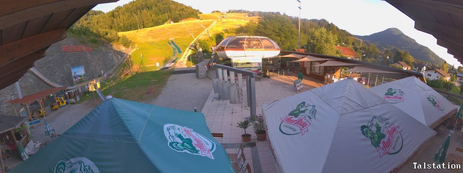 Archived image Webcam Oberaudorf Hocheck ski resort: base station