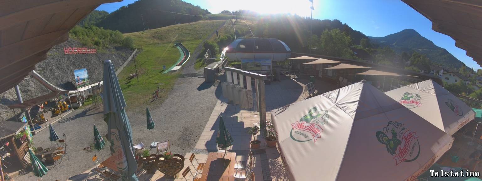 Archived image Webcam Oberaudorf Hocheck ski resort: base station