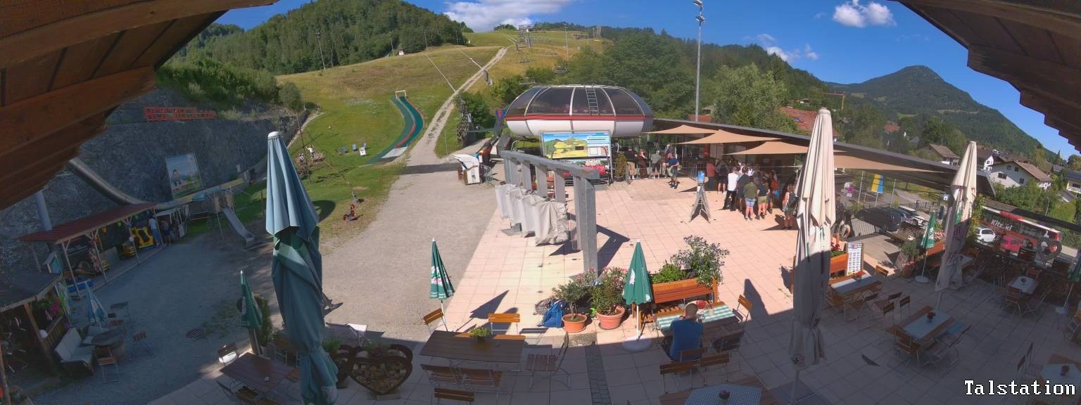 Archived image Webcam Oberaudorf Hocheck ski resort: base station
