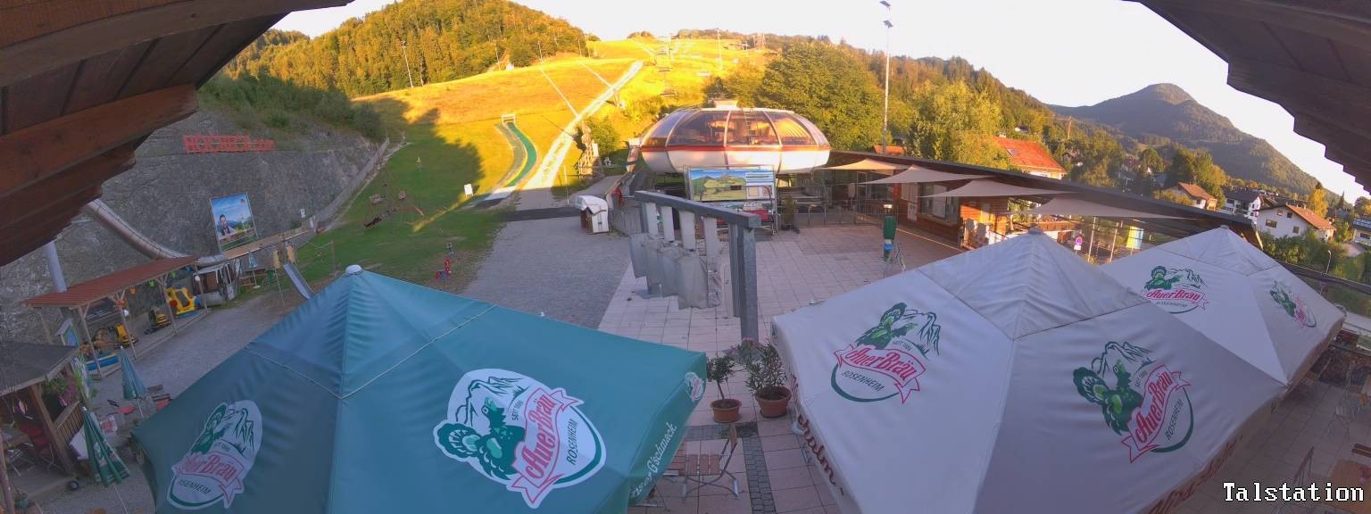 Archived image Webcam Oberaudorf Hocheck ski resort: base station