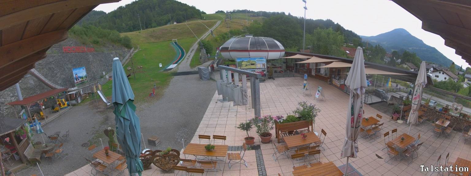 Archived image Webcam Oberaudorf Hocheck ski resort: base station