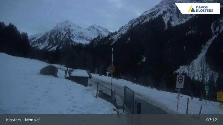 Archiv Foto Webcam Monbiel Parkplatz (Klosters)