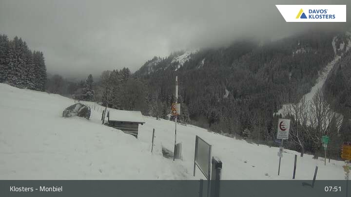 Archiv Foto Webcam Monbiel Parkplatz (Klosters)