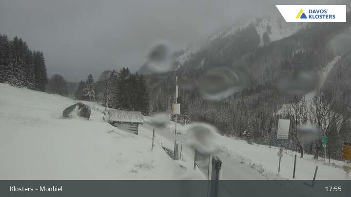Archived image Webcam Monbiel Car Park (Klosters)