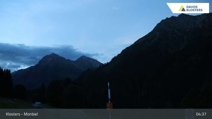 Archiv Foto Webcam Monbiel Parkplatz (Klosters)
