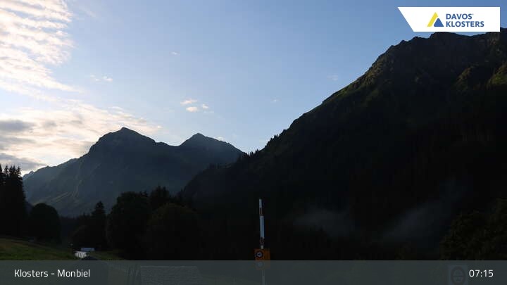 Archiv Foto Webcam Monbiel Parkplatz (Klosters)