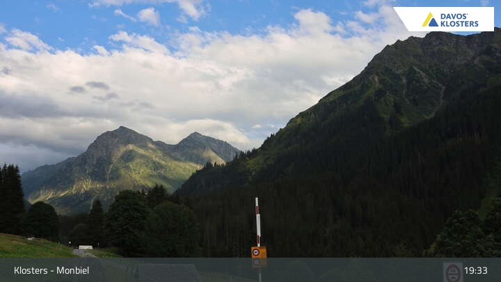 Archived image Webcam Monbiel Car Park (Klosters)