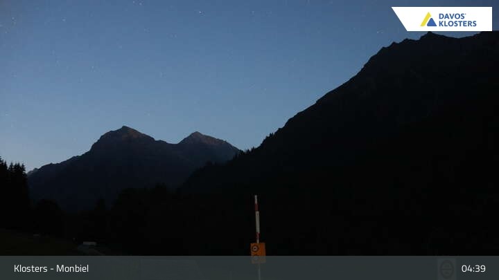 Archiv Foto Webcam Monbiel Parkplatz (Klosters)