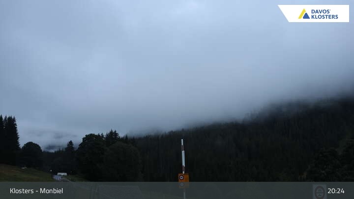 Archiv Foto Webcam Monbiel Parkplatz (Klosters)