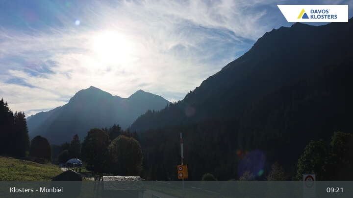 Archived image Webcam Monbiel Car Park (Klosters)