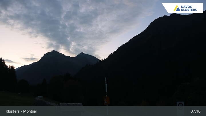 Archived image Webcam Monbiel Car Park (Klosters)