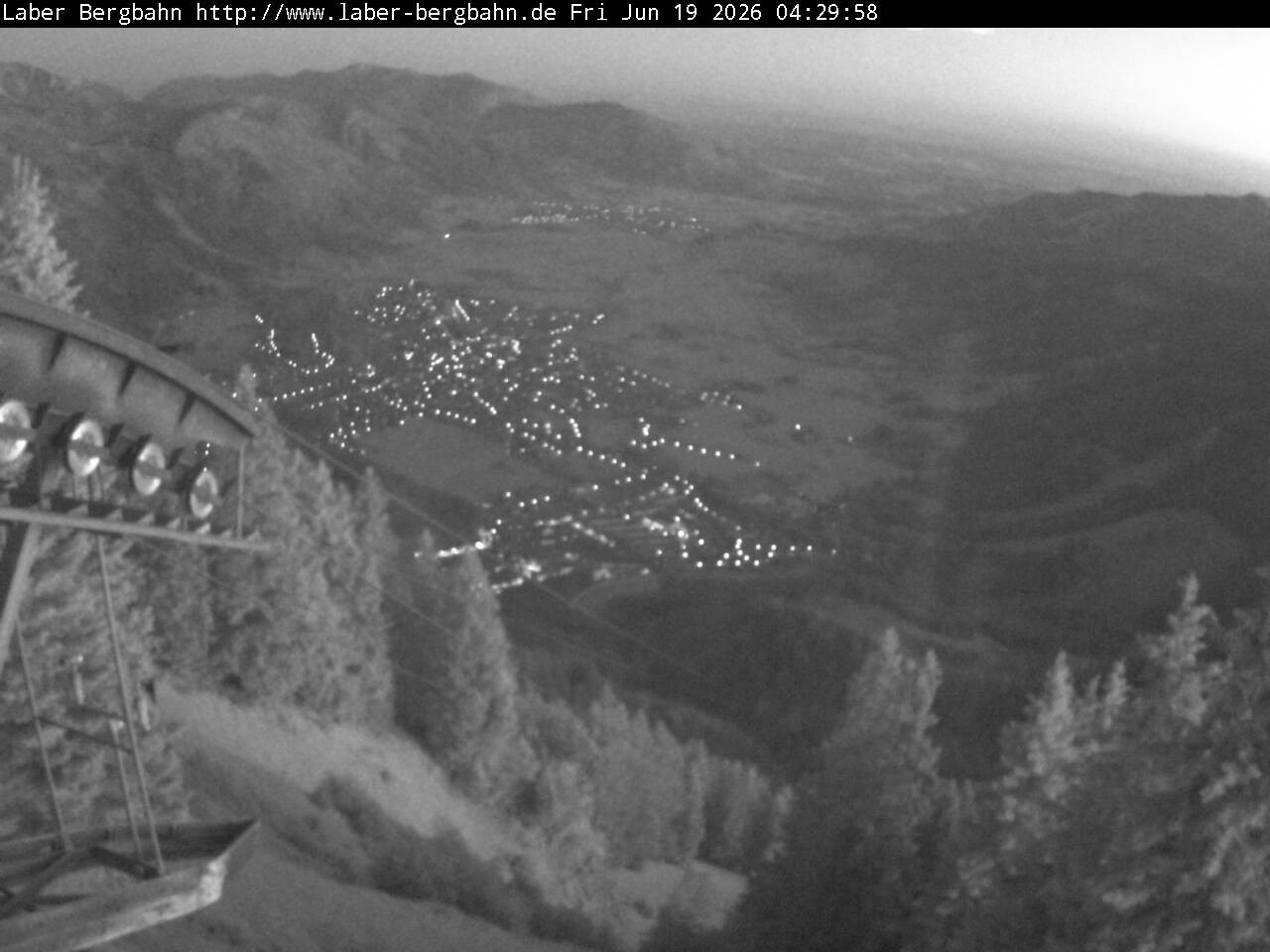 Archived image Webcam View of Oberammergau (Laber Bahn mountain station)