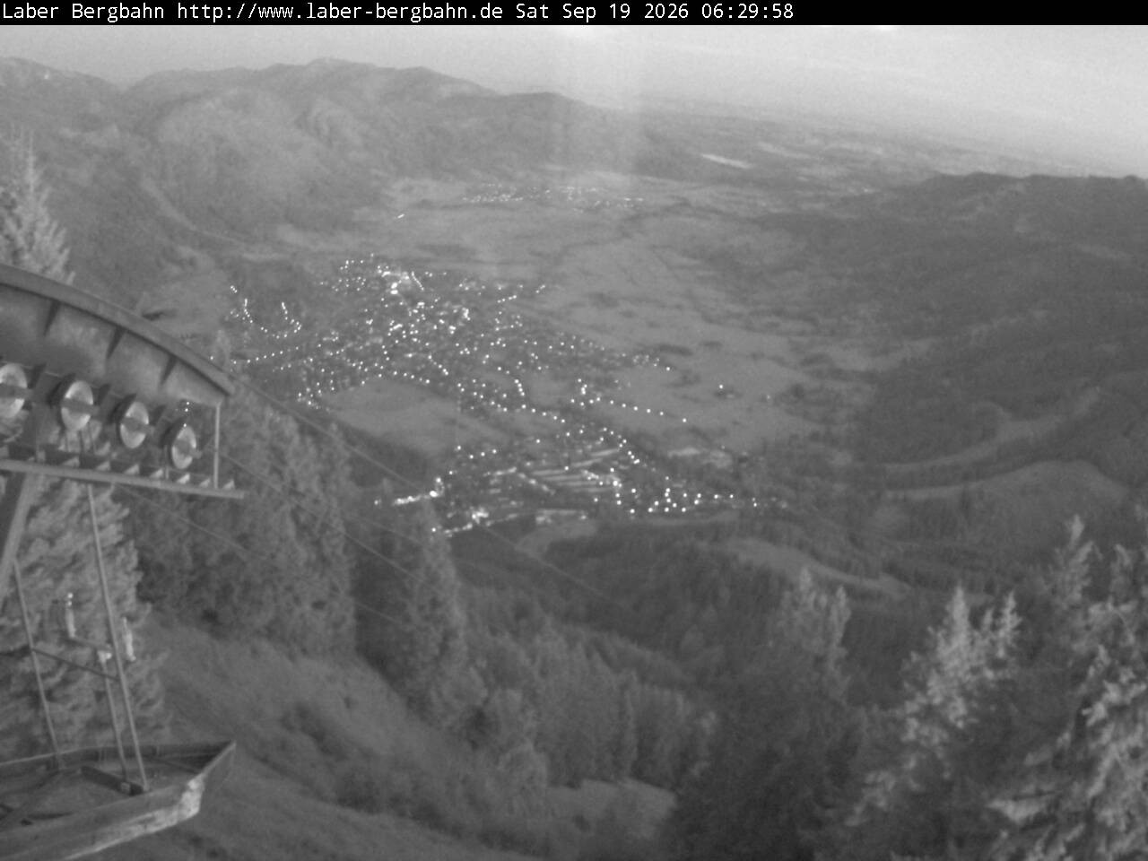 Archived image Webcam View of Oberammergau (Laber Bahn mountain station)