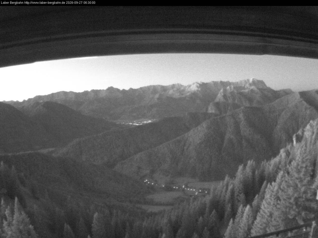 Archived image Webcam Mountain station Laberbahn 1683 m