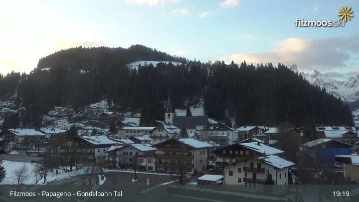 Archiv Foto Webcam Filzmoos - Papageno Talstationsgebäude