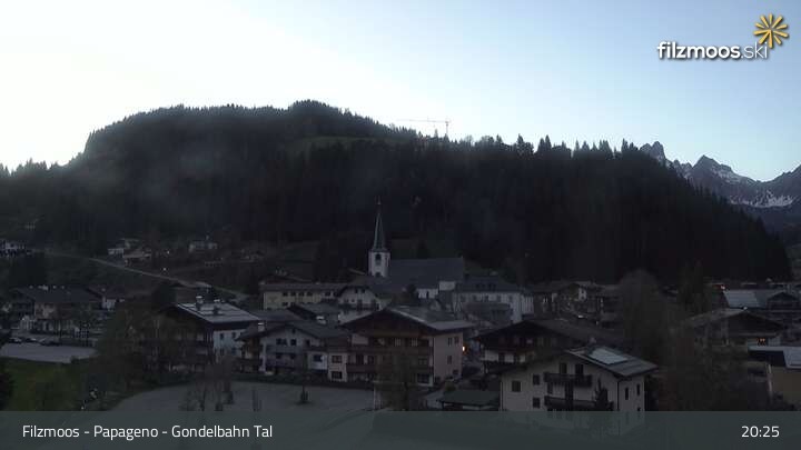 Archiv Foto Webcam Filzmoos - Papageno Talstationsgebäude