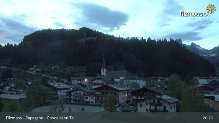 Archiv Foto Webcam Filzmoos - Papageno Talstationsgebäude