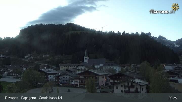 Archiv Foto Webcam Filzmoos - Papageno Talstationsgebäude