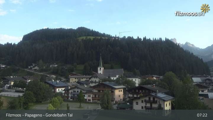 Archiv Foto Webcam Filzmoos - Papageno Talstationsgebäude