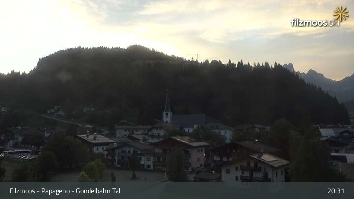 Archiv Foto Webcam Filzmoos - Papageno Talstationsgebäude