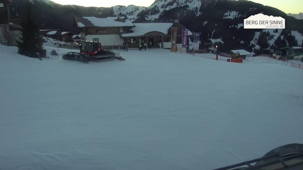 Archived image Webcam Intermediate station Asitz Kabinenbahn