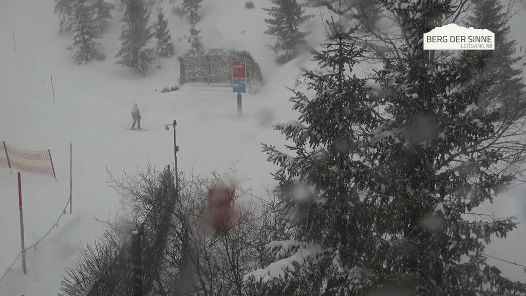 Archived image Webcam Intermediate station Asitz Kabinenbahn