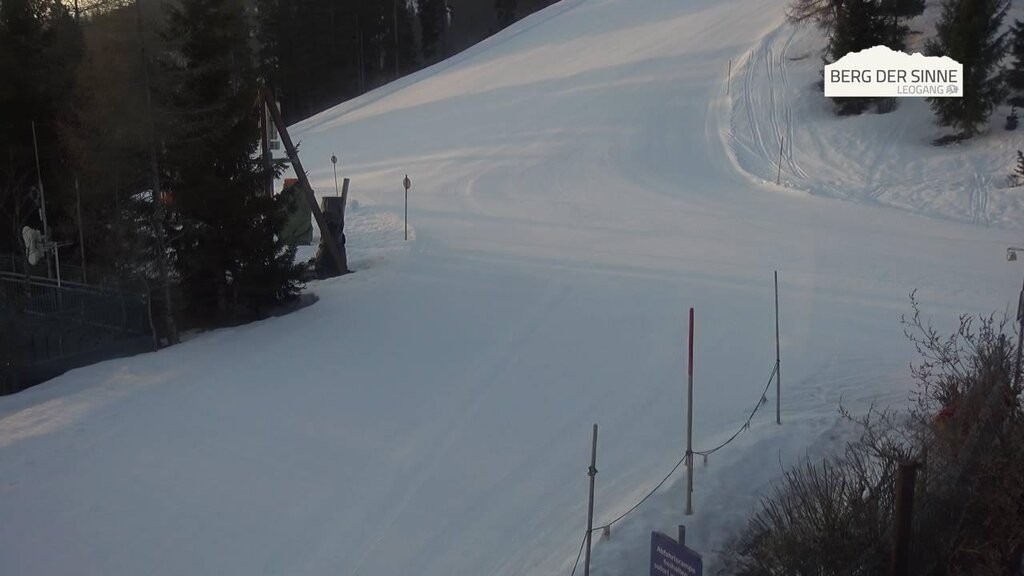 Archived image Webcam Intermediate station Asitz Kabinenbahn