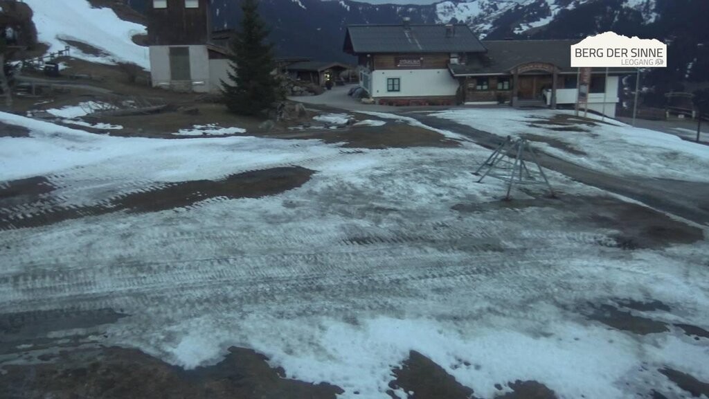 Archived image Webcam Intermediate station Asitz Kabinenbahn