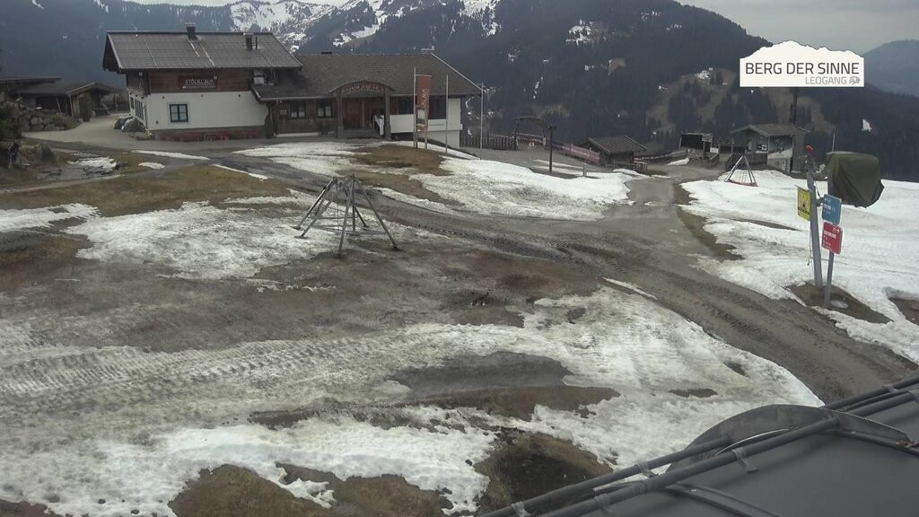 Archived image Webcam Intermediate station Asitz Kabinenbahn